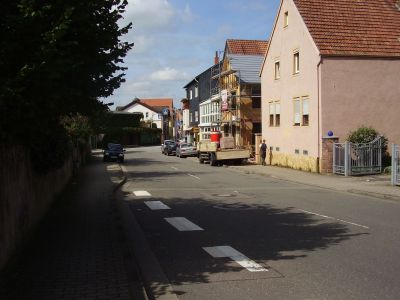 Hoeheinoederstrasse_heute_1_400